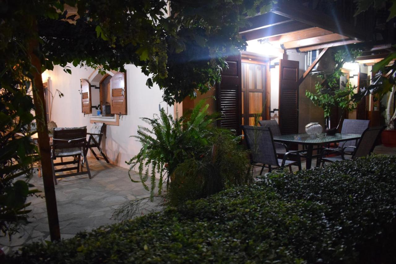 Family Villa Kalypso Oreoi Esterno foto